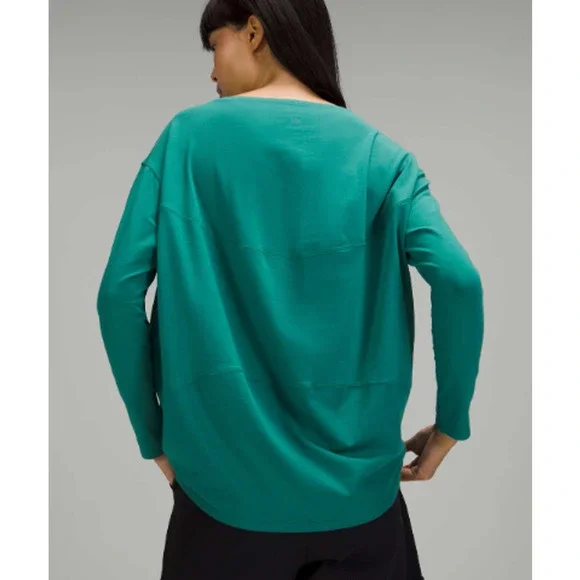 Lululemon back in action Green Long Sleeve Tee - Picture 2 of 5